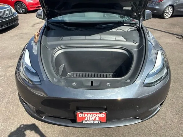 Tesla Model Y photo 24
