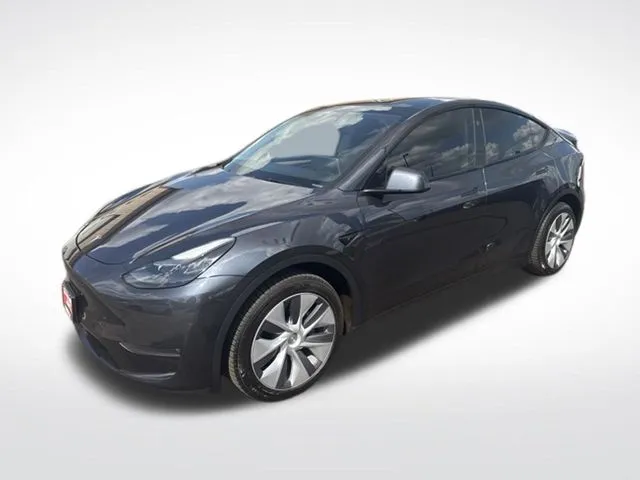 Tesla Model Y photo 7