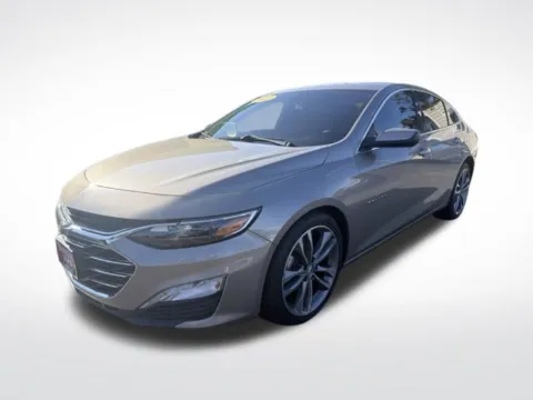 Gray 2022 Chevrolet Malibu LT for sale in Milwaukee, WI