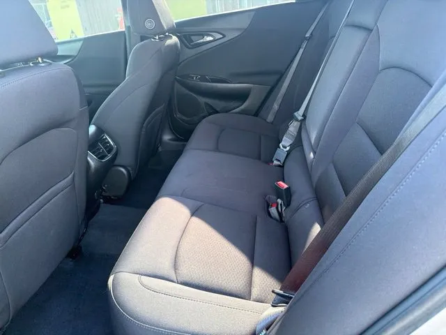 Chevrolet Malibu photo 18