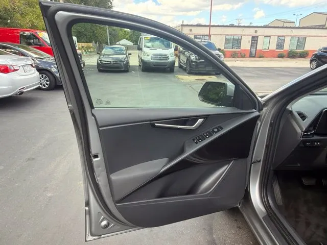 Kia Niro photo 17