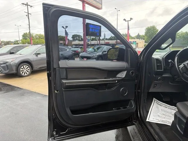 Ford Expedition photo 19