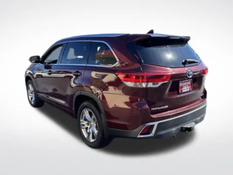 More photos of 2018 Toyota Highlander Hybrid Limited at Diamond Jim's Motor Cars, WI