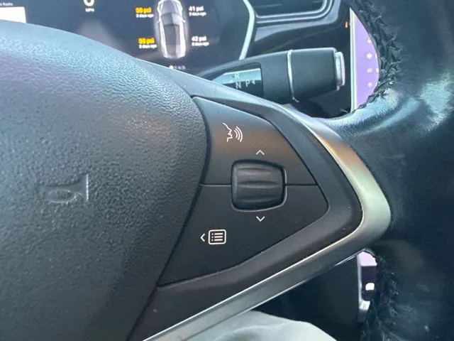 Tesla Model S photo 27