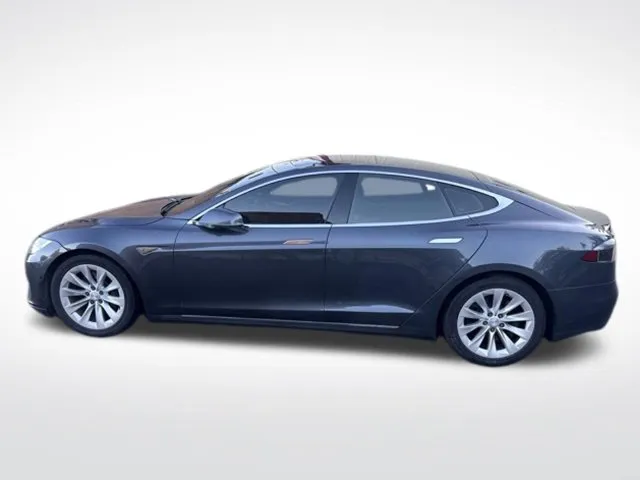 Tesla Model S photo 8
