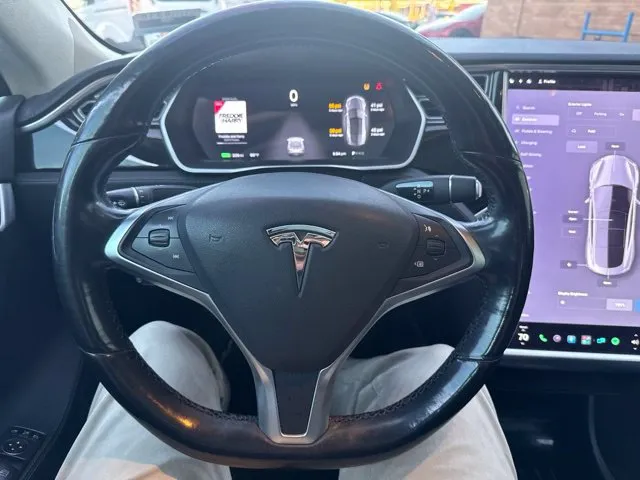 Tesla Model S photo 25