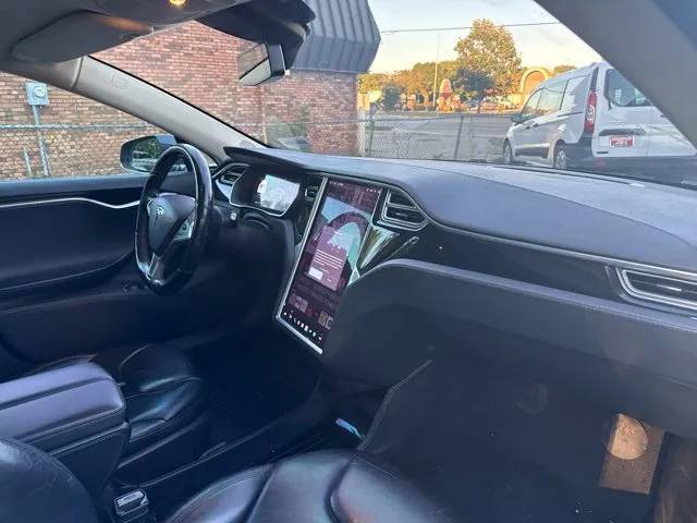 Tesla Model S photo 21
