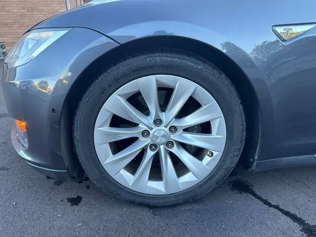 Tesla Model S photo 11