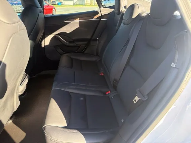 Tesla Model S photo 21