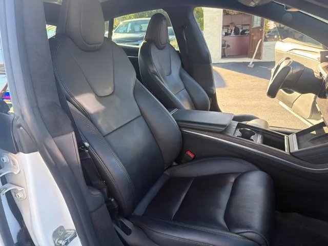 Tesla Model S photo 27