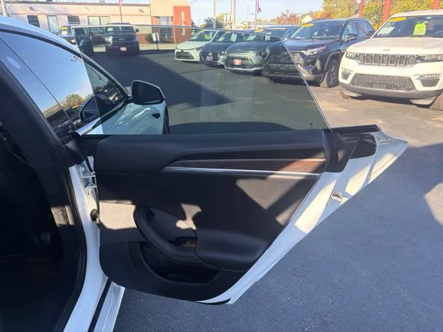 Tesla Model S photo 26