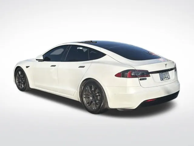 Tesla Model S photo 3