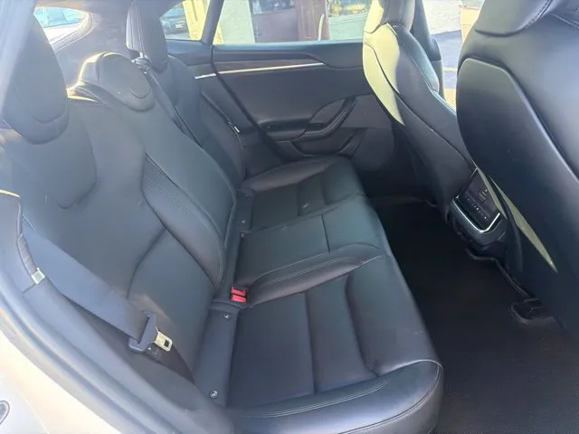 Tesla Model S photo 25
