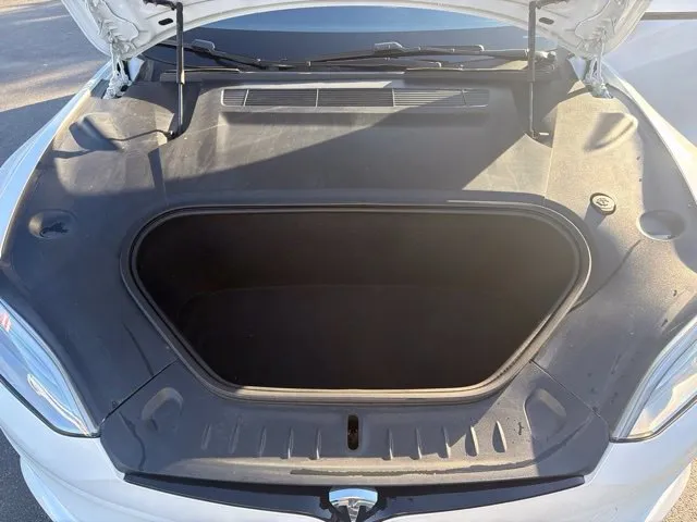 Tesla Model S photo 30