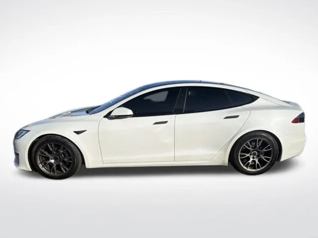 Tesla Model S photo 2
