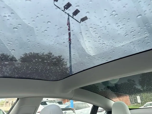 Tesla Model 3 photo 33