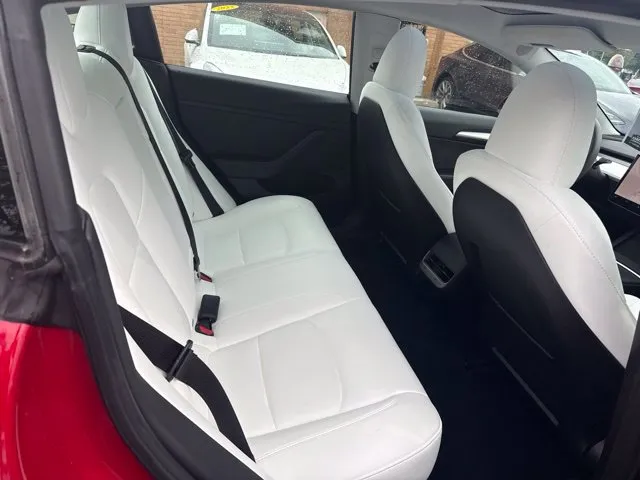 Tesla Model 3 photo 18