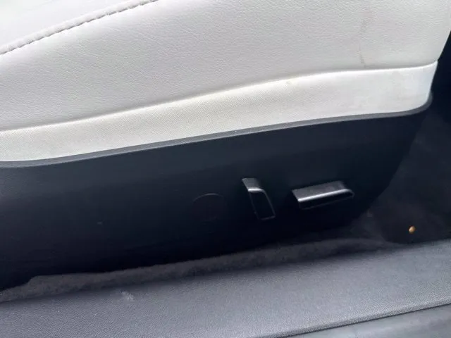 Tesla Model 3 photo 21