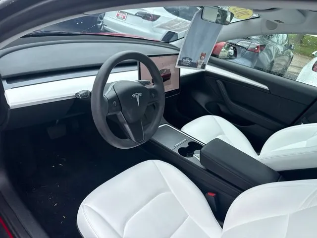 Tesla Model 3 photo 11