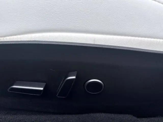 Tesla Model 3 photo 12
