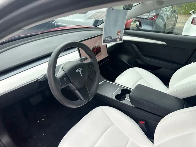 Tesla Model 3 photo 24