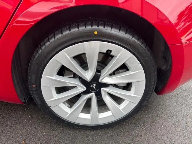 Tesla Model 3 photo 15