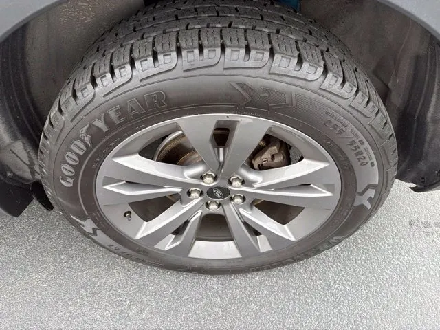 Ford Explorer photo 10