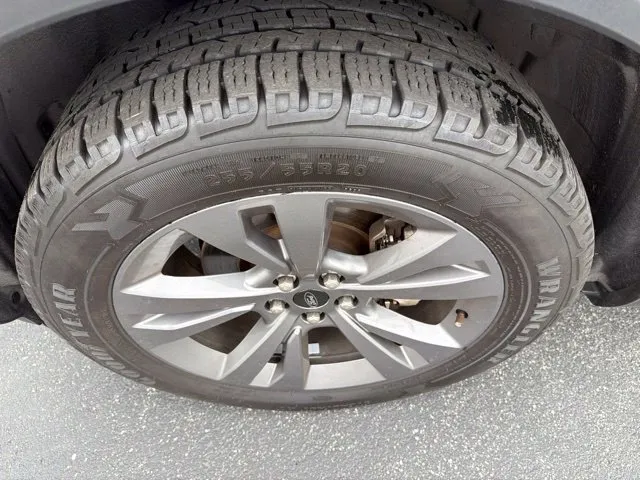 Ford Explorer photo 9