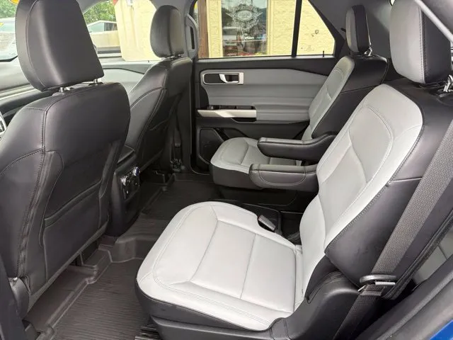 Ford Explorer photo 22