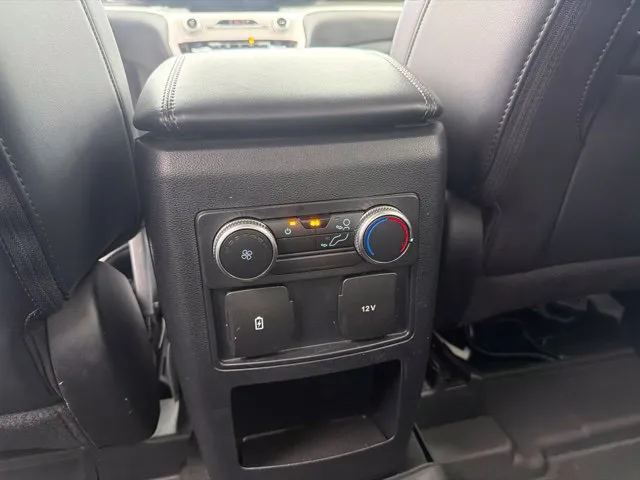 Ford Explorer photo 23