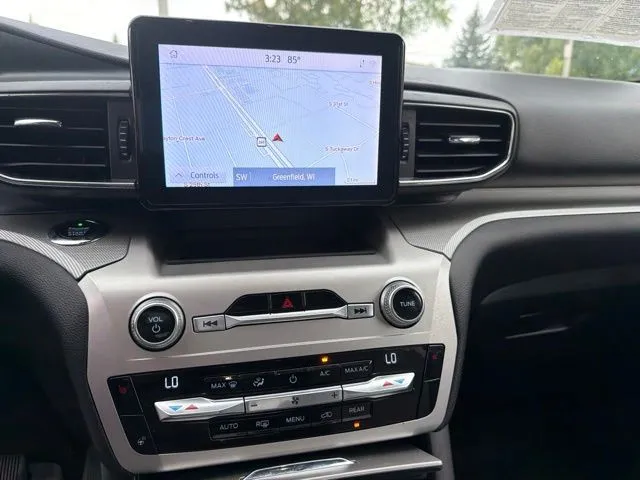 Ford Explorer photo 17