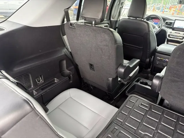 Ford Explorer photo 27