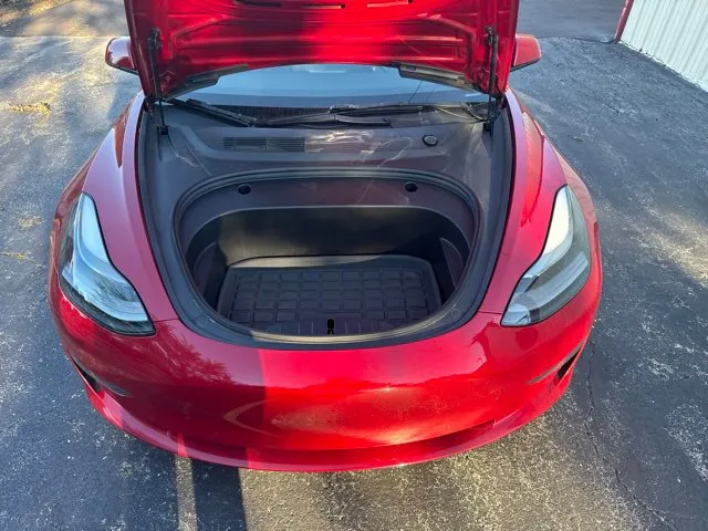 Tesla Model 3 photo 24