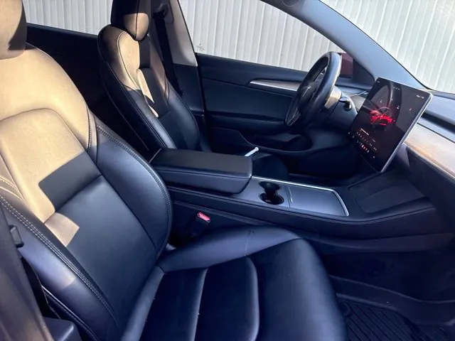Tesla Model 3 photo 21