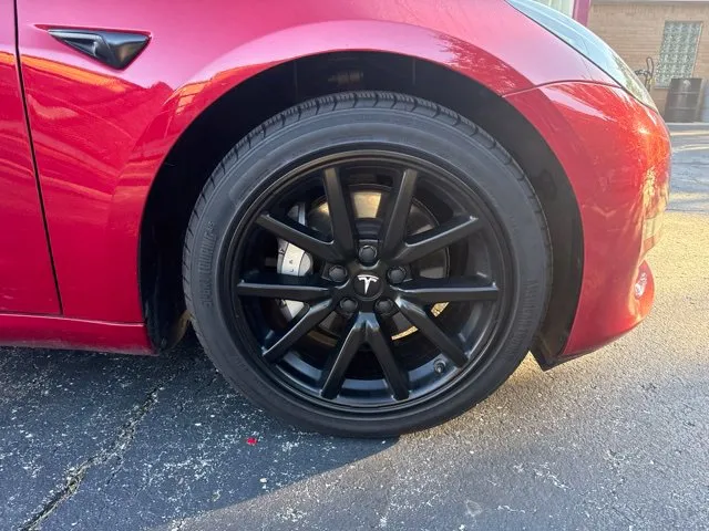 Tesla Model 3 photo 23