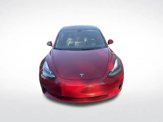 Tesla Model 3 photo 8