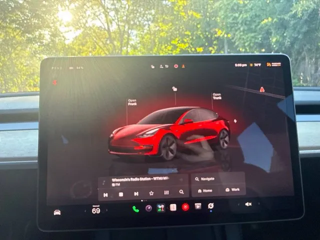 Tesla Model 3 photo 28
