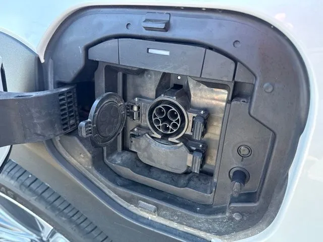 Subaru Solterra photo 10