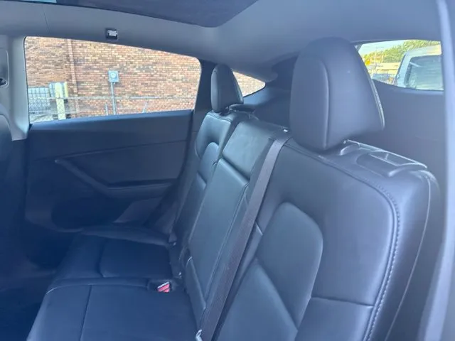 Tesla Model Y photo 13