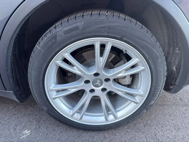 Tesla Model Y photo 15