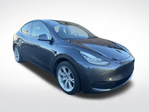 Blue 2021 Tesla Model Y Long Range for sale in Milwaukee, WI