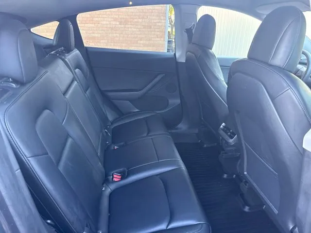 Tesla Model Y photo 19