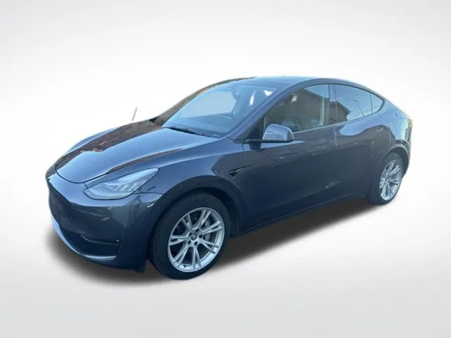 Tesla Model Y photo 7