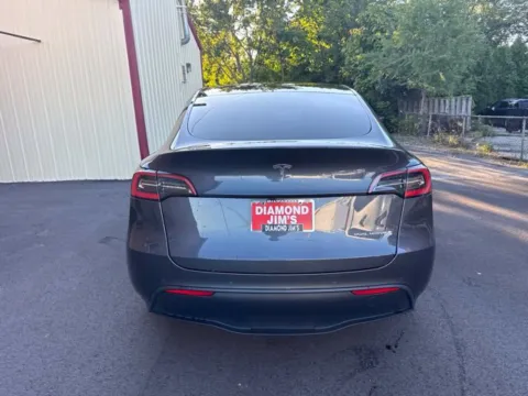 More photos of 2021 Tesla Model Y Long Range at Diamond Jim's Motor Cars, WI