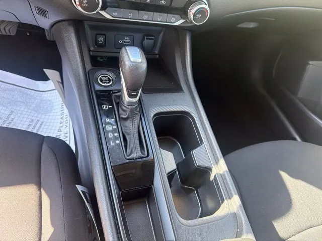 Nissan Sentra photo 12