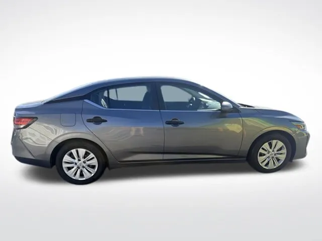 Nissan Sentra photo 6