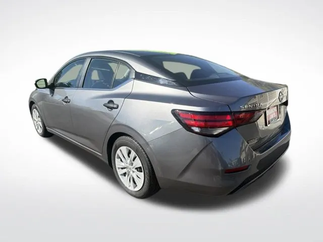 Nissan Sentra photo 3