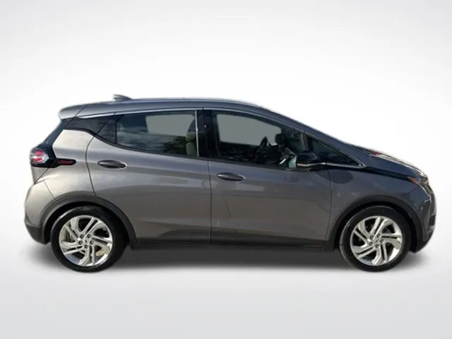 Chevrolet Bolt EV photo 2