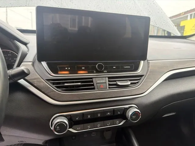 Nissan Altima photo 16