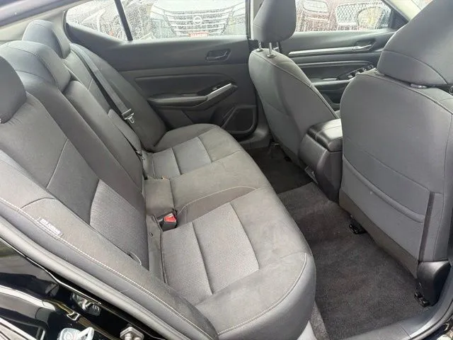Nissan Altima photo 25